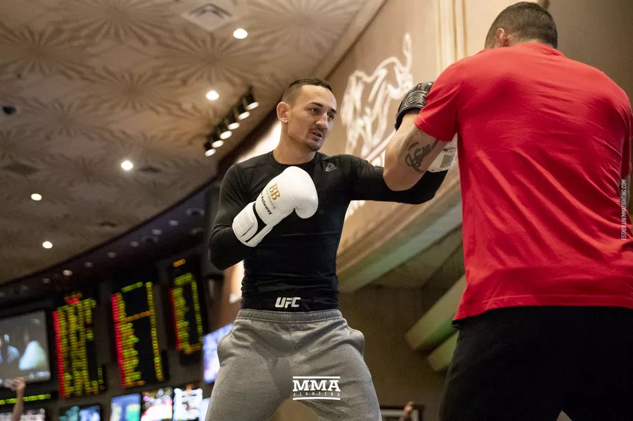 Max Holloway rút lui UFC 226, Max Holloway chấn thương, tin tức UFC 226, võ sĩ thay thế.