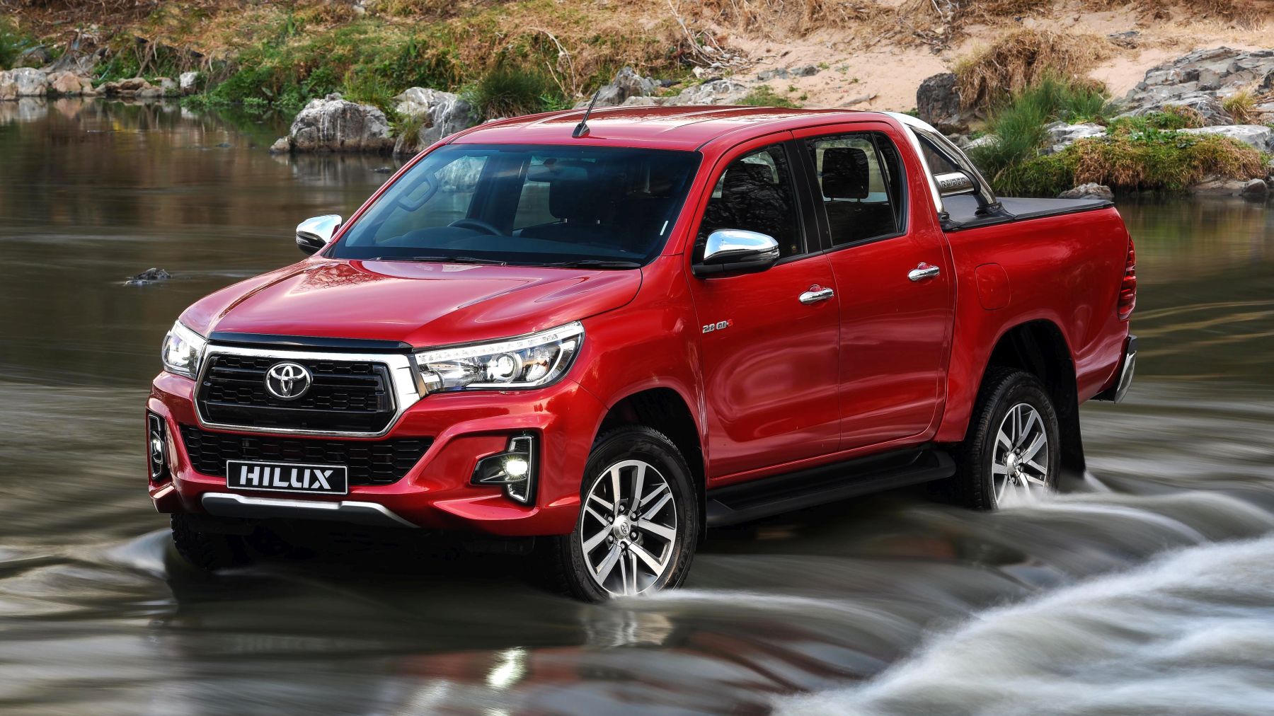 Toyota Hilux 2020 với thiết kế thể thao, mạnh mẽ