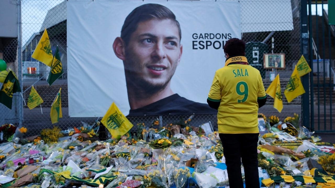 Emiliano Sala, tai nạn máy bay, sala mất tích, tai nạn của sala, thảm họa máy bay, Cardiff, Nantes, bố Sala qua đời