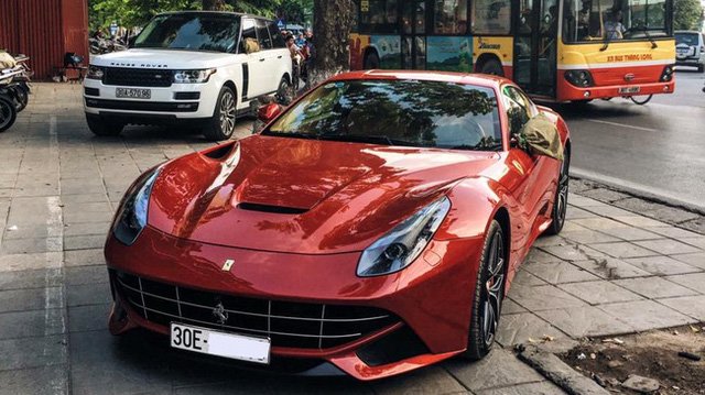  Ferrari F12 Berlinetta