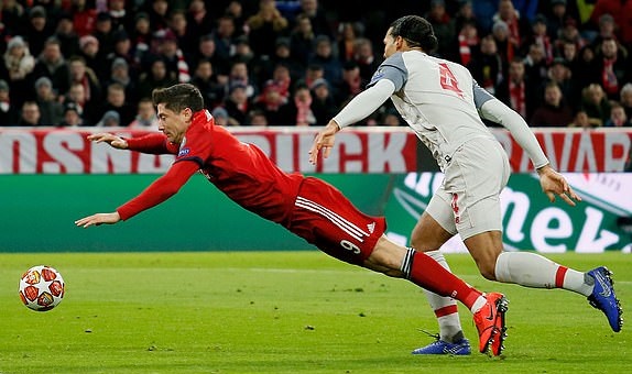 vòng 1/8 champions league, bayern vs liverpool, liverpool, bayern. van dijk