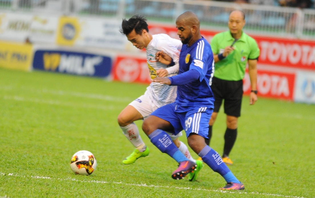 Claudecir, Bình Dương, Quảng Nam, V-League 2017